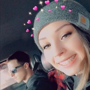 Meet your Posher, Mia